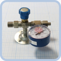 Вентиль медицинский с манометром на вход (клапан запорный К-1101-16) для кислорода, закиси азота   Вид 2
