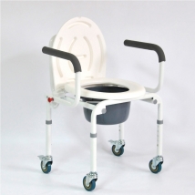 Стул-кресло с санитарным оснащением на 4-х колесах  FS813