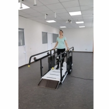 Тренажер в виде параллельных брусьев для тренировки ходьбы «ОРТОРЕНТ CARMINA» модель «Брусья-лестница» с регулировкой поручней  Вид 2